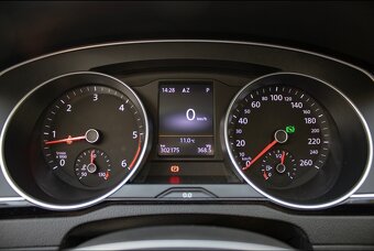 VW Volkswagen Passat Variant 2.0 TDI DSG Highline - 18