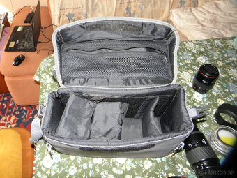 Sony Alpha A100 s objektivmi a prislusenstvom - 18