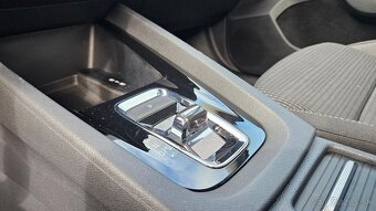 Škoda Octavia Combi 2.0 TDi AMBITION DSG - 18