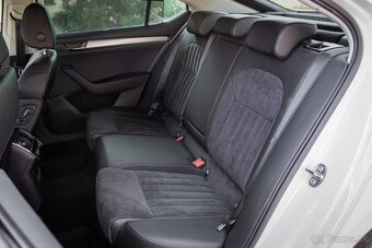 Škoda Superb 2.0 TDI 4x4 Style DSG - 18