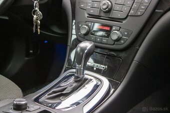 Opel Insignia 2.0 Turbo ECOTEC AWD Cosmo A/T, 162kW - 18