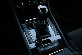 Superb 3 Combi 2.0 TDI DSG Style, Webasto, Kessy, Bixenón - 18