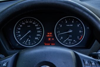 BMW X5 xDrive48i - 18