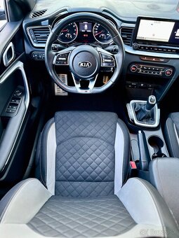 KIA Ceed SW 1.5 T-GDi GT Line 118 kW 2021 - 18