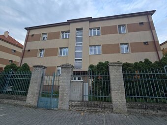 5 izbový podkrovný byt s parkovacím miestom - 18