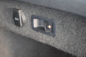 Volkswagen Passat 2,0 TDi 110 kW,DSG,B8,NAVI,ACC - 18