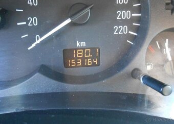 Opel Combo 1,4 66 kW Historie benzín - 18