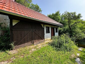 Chata s rozsiahlym pozemkom nad obcou Hrušov - 18