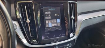 Volvo V60 B4 Momentum A/T - 18