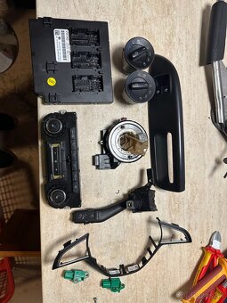 Predám náhradné diely octavia 2 facelift 2010 - 18