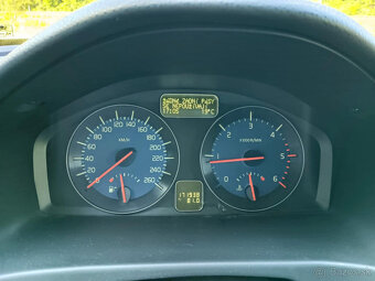 PREDÁM VOLVO V50 R-DESIGN 2.0D 100KW NAJAZDENÉ 172TISÍC KM - 18
