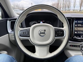 Volvo XC60 D5 Momentum AWD A/T - 18