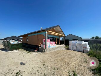 Krásny 4 izbový RD bungalov 114,25 m2 na pozemku 494 a 533 m - 18