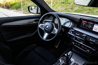 BMW 520d xDrive M Sport / TOP STAV / Záruka na 1 rok / - 18