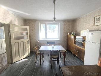 - R E Z E R V O V A N É - DOM CHALUPA V TICHEJ BOČNEJ ULICI  - 18