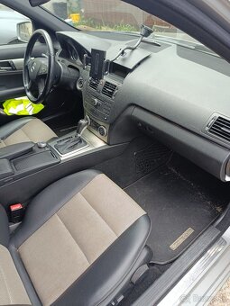 Mercedes C220 CDI Combi (Zadretý motor) - 18