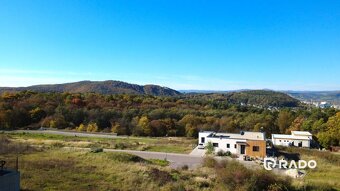RADO| Výnimočný pozemok pre náročných - úžasné výhľady + pro - 18
