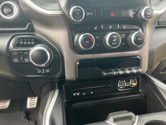 Dodge Ram 1500 5.7 Hemi - 18