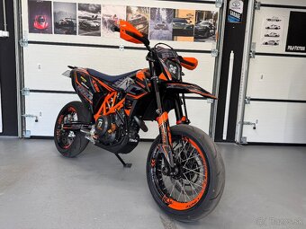 KTM 690 SMC-R 2023 - 18