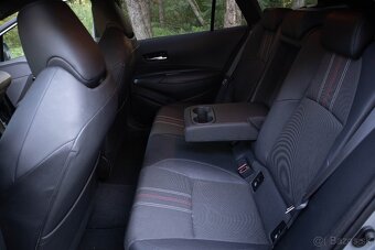 Toyota Corolla Combi 1.8 72kw+18kw (90kw) GR Hybrid - 18