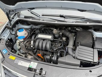 ►VW TOURAN 1,6 MPI FREESTYLE- 7 MÍST, PARK. SENZORY, NAVI ◄ - 18