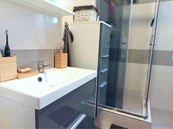 Predaj 2 izbového zrekonštruovaného zariadeného tehlového by - 18