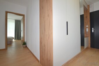 REZERVOVANÝ | 3 izbový byt, strešný s terasou - 18