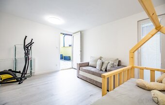 3-izbový byt vo Vrbovom na ul. Nám.J.Emanuela, 80 m2, dvor - 18