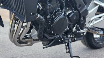 Suzuki GSR-600 r.v. 2008 - 18