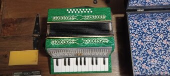 Starý akordeón, harmonika top stav. - 18