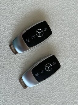 Predám Mercedes Benz EQC 400 4M - 18