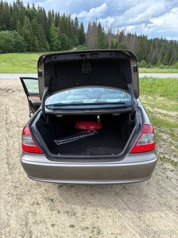 REZERVOVANÉ DO SOBOTY OBEDA Mercedes-Benz E 320CDI W211 - 18