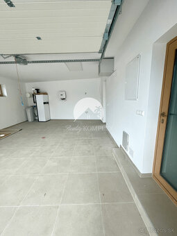 Reality KOMPLEX s.r.o. Vám ponúka luxusný rodinný dom v prém - 18