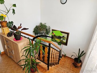 Na predaj: Priestranný rodinný dom v obci Jablonica, okres S - 18