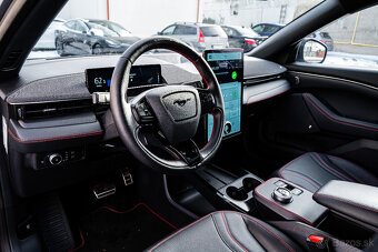 Ford Mustang Mach-E 75,7kWh AWD STD - 18