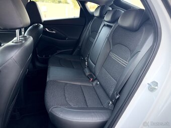 Hyundai i30 fastback 1.5 T-GDI MHEV STYLE - 18