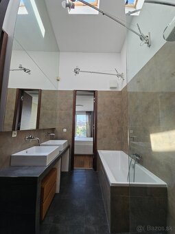 NA PREDAJ RODINNÝ DOM S POZEMKOM BRATISLAVA RUŽINOV - 18