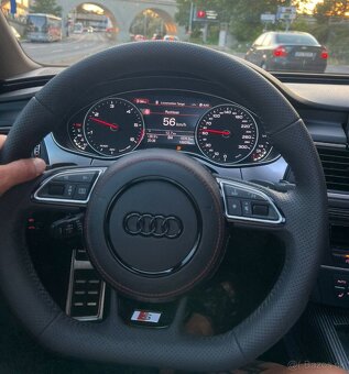 AUDI VOLANT kozeny zkoseny - perforovana koža - S logo - 18