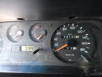 Nissan Terrano 2 2,7 - 18