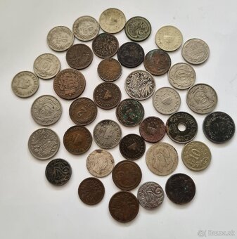 362 mincí a 26 bankoviek a 4 medaily - 18