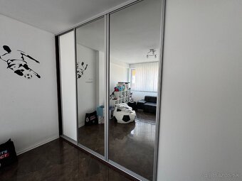 -prenájom 2-izbového bytu s loggiou priamo v centre - 18