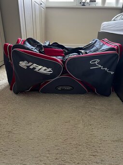 Hokejová výstroj EASTON - 18