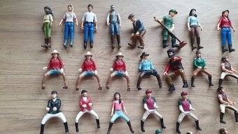 Schleich koně a jezdci /jezdkyně - 18