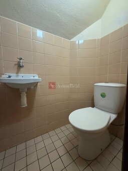 Dvojgeneračný 7i.rodinný dom v Záriečí vhodný na bývanie aj  - 18