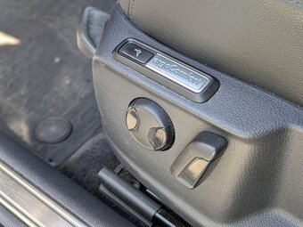 Volkswagen Passat Variant 2.0 TDI 140kW Highline 4MOTION DSG - 18