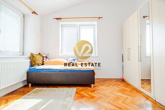 Na PREDAJ Dvojgeneračný RD Nitra - Zobor na 909m2 pozemku - 18