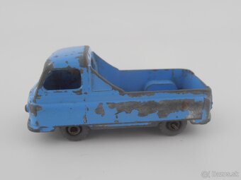 Morris J2, Commer van Nestles, Caterpillar - 18