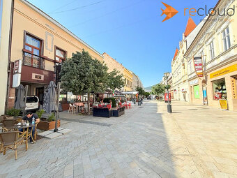 Na predaj výnimočný 2-izbový byt v historickom centre Nitry  - 18