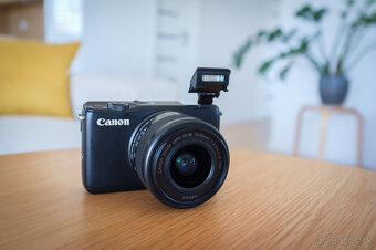 Canon EOS M10, 15–45mm, 22mm f2 - 18