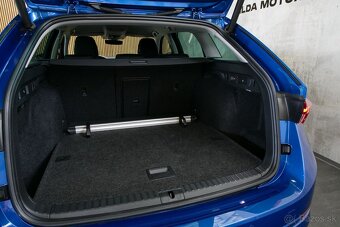 Škoda Octavia 2.0TDI 110kW DSG Style Matrix Side HUD Tažné - 18